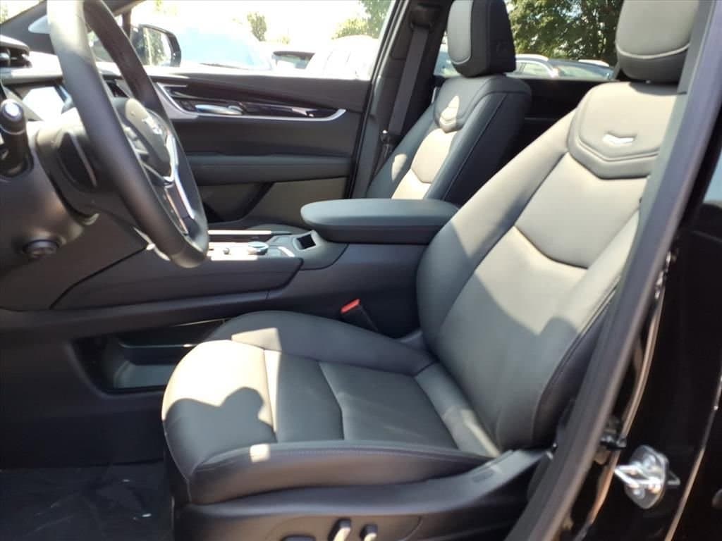 Thumbnail: 2025 Cadillac XT5 - 12