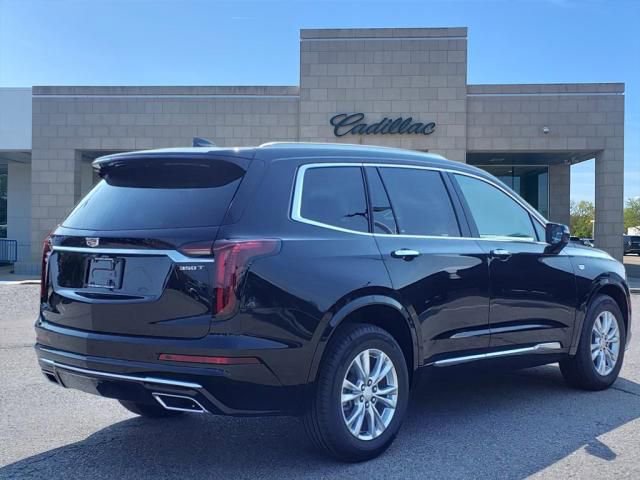 2025 Cadillac XT6 Luxury 4