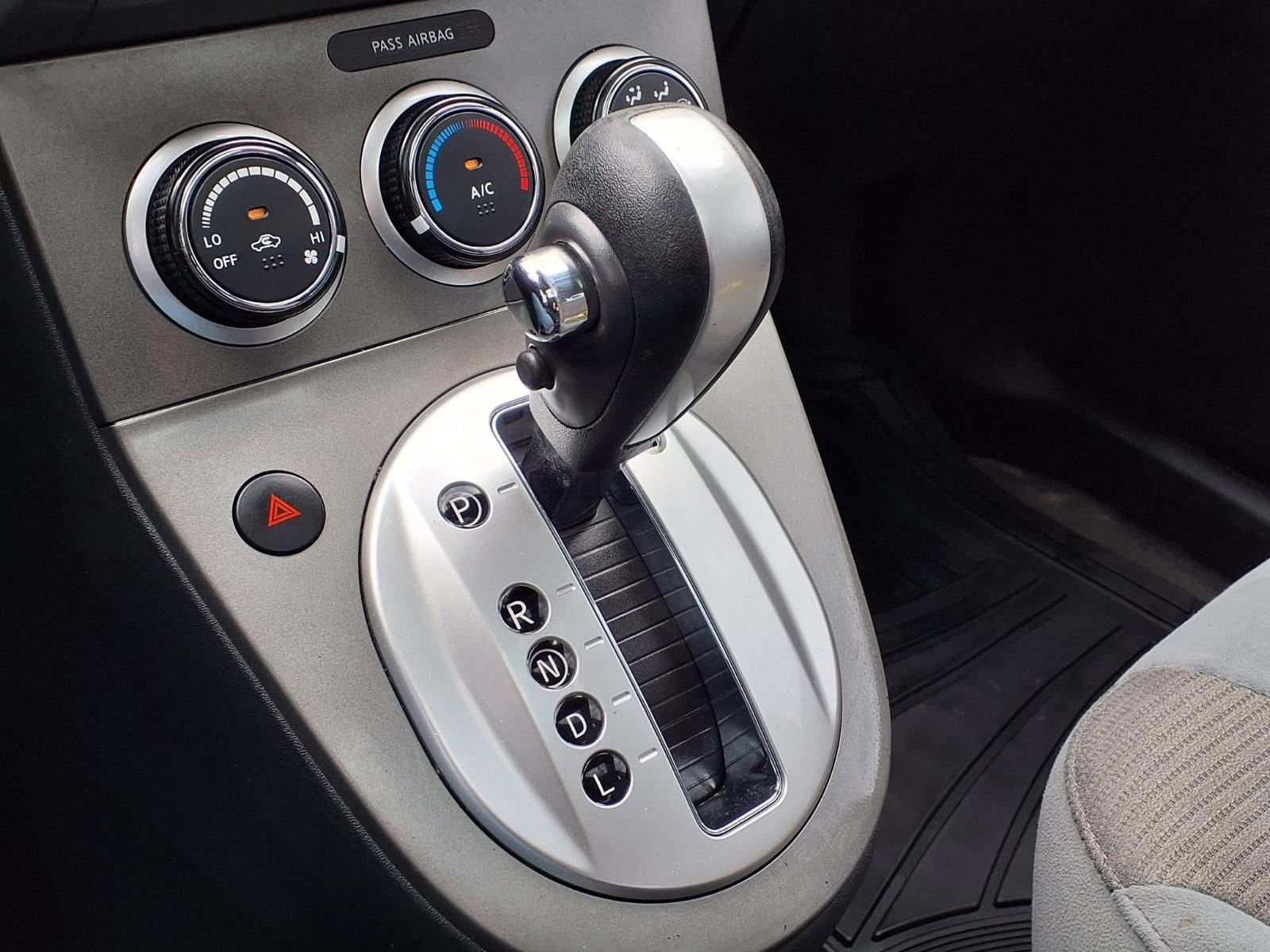 Thumbnail: 2012 Nissan Sentra - 23