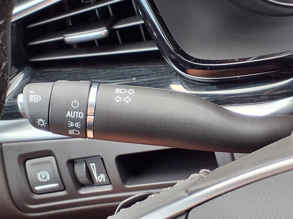 Thumbnail: 2025 Cadillac XT5 - 17