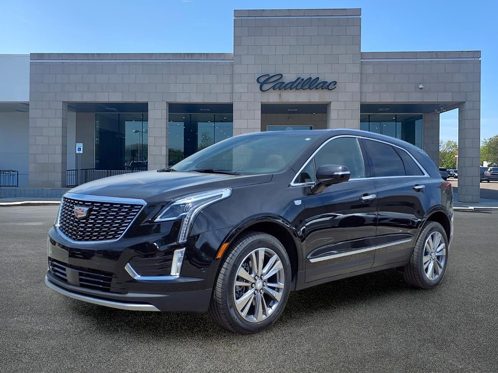 Thumbnail: 2026 Cadillac XT5 - 1