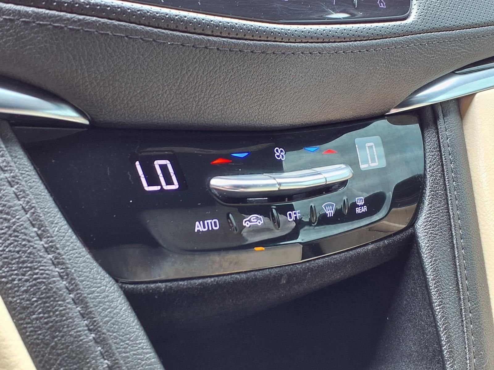 Thumbnail: 2019 Cadillac XT5 - 22