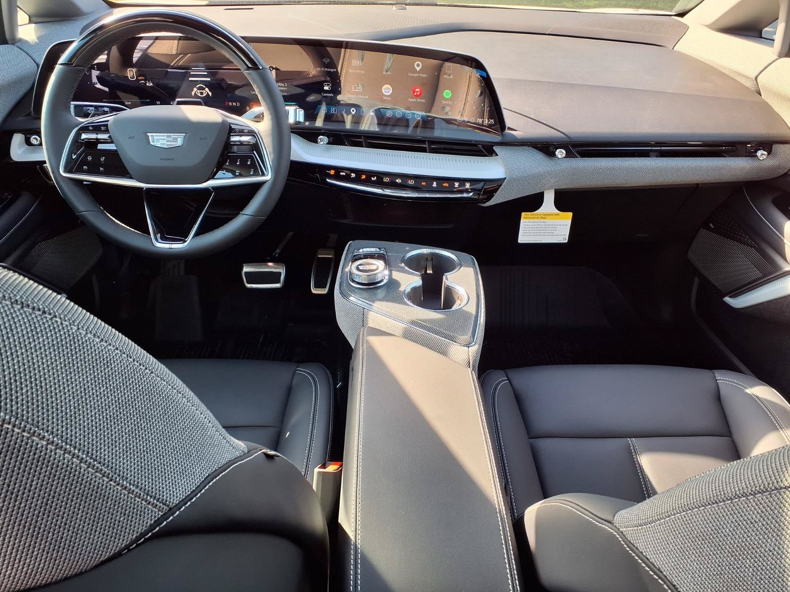 2027 Cadillac OPTIQ Luxury - Photo 11