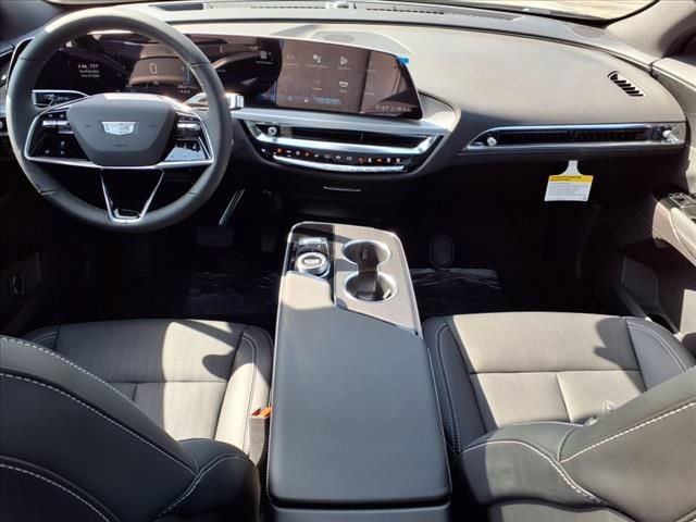 Thumbnail: 2025 Cadillac Lyriq - 9