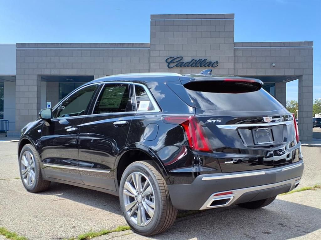 Thumbnail: 2025 Cadillac XT5 - 6