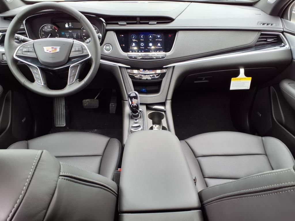 Thumbnail: 2025 Cadillac XT5 - 9