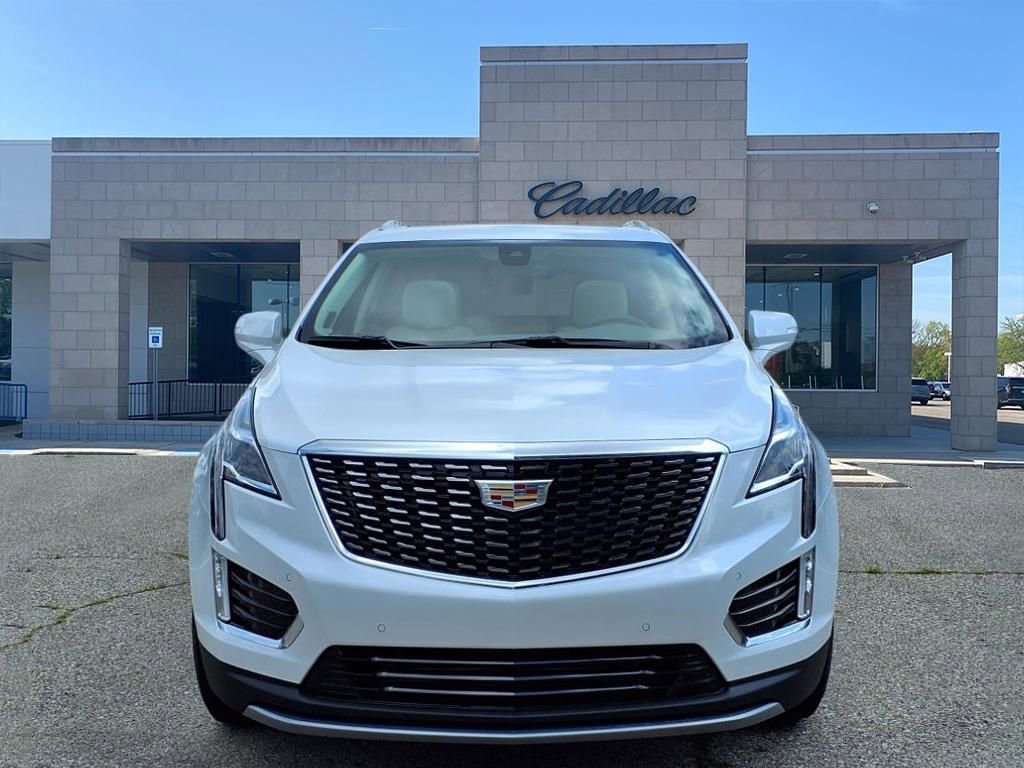 2025 Cadillac XT5 Premium Luxury photo 2