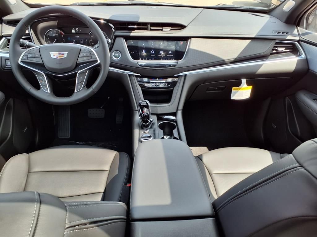 Thumbnail: 2025 Cadillac XT5 - 9