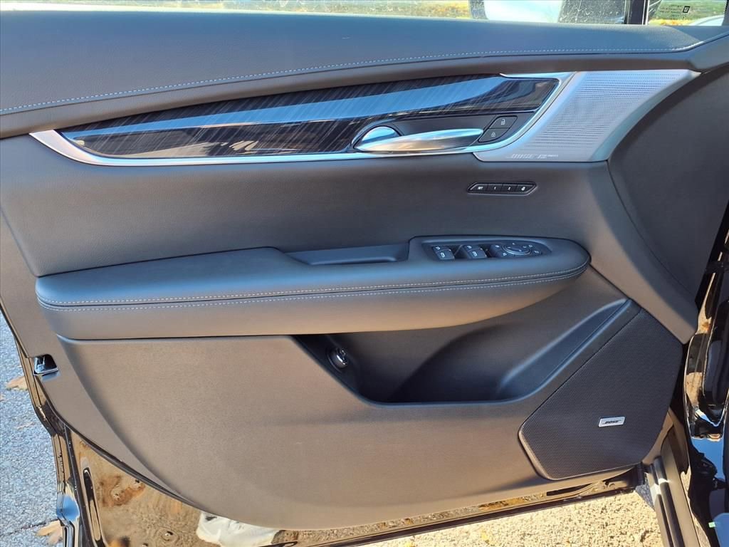 Thumbnail: 2025 Cadillac XT6 - 11