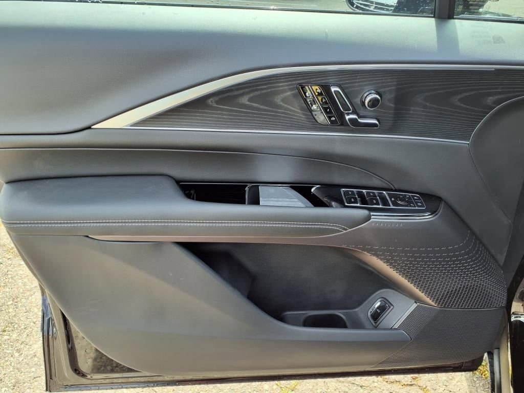 2025 Cadillac Lyriq Sport 1 12