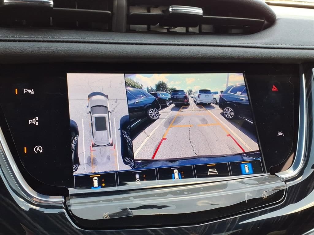 Thumbnail: 2025 Cadillac XT6 - 18