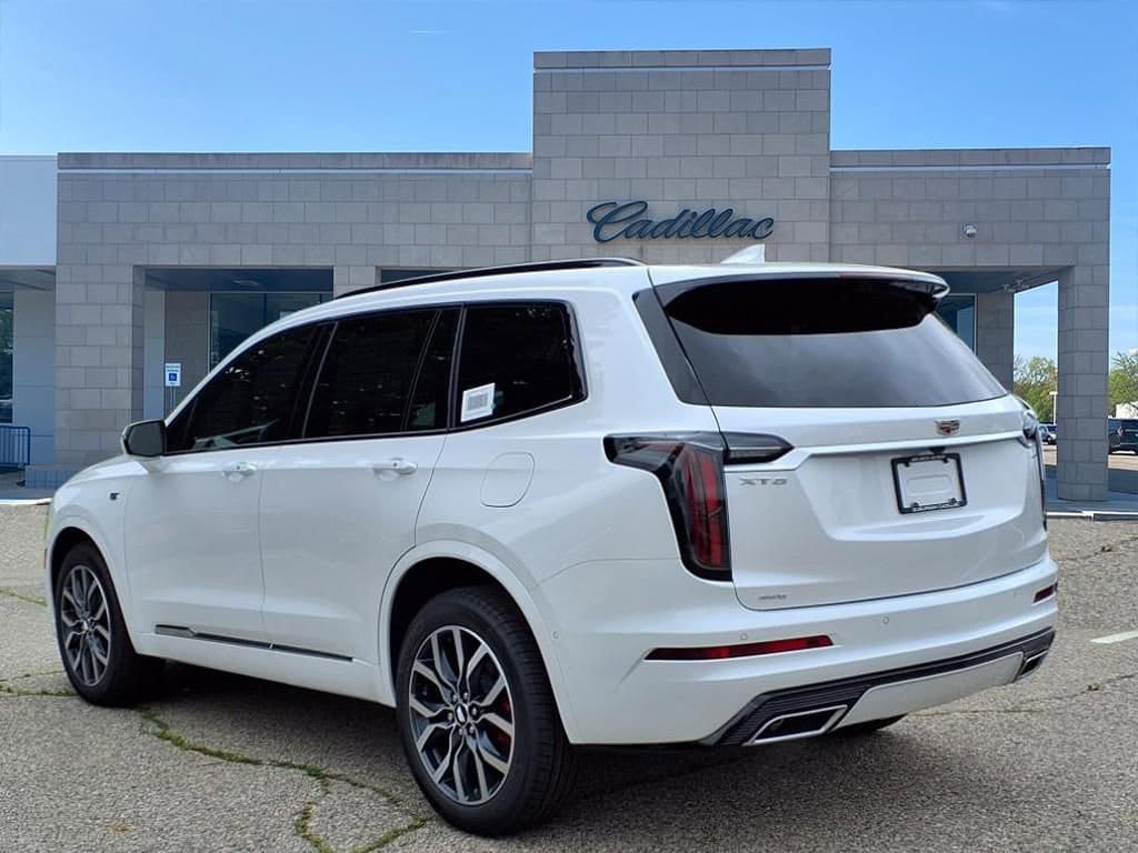 Thumbnail: 2025 Cadillac XT6 - 6