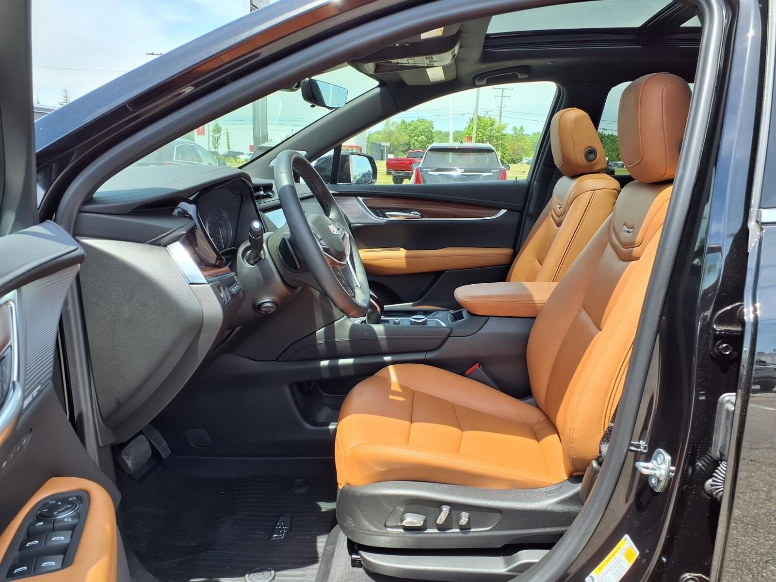 Thumbnail: 2026 Cadillac XT5 - 13