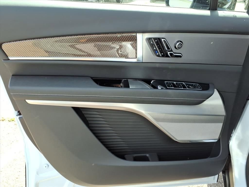 2026 Cadillac VISTIQ Sport - Photo 12