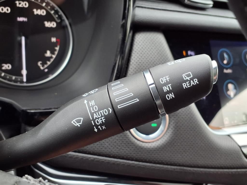 Thumbnail: 2025 Cadillac XT5 - 17