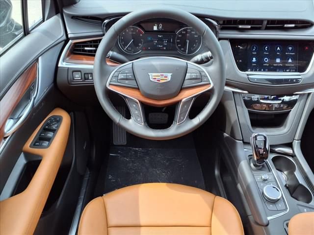 Thumbnail: 2025 Cadillac XT5 - 9