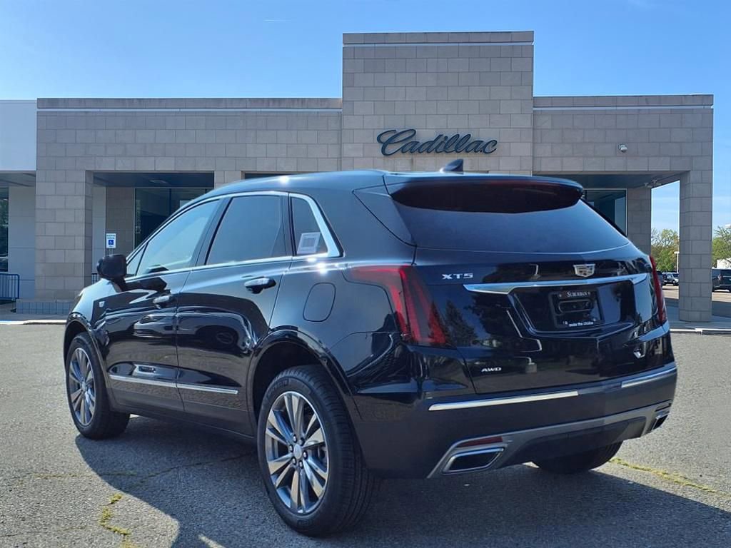 Thumbnail: 2025 Cadillac XT5 - 6