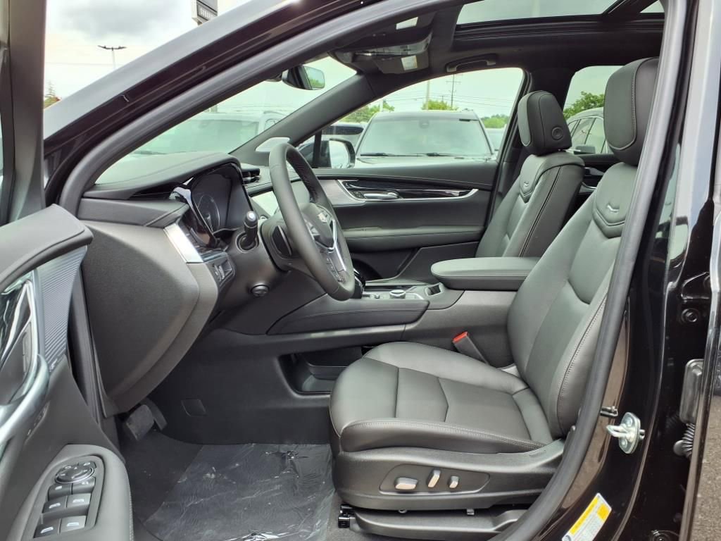 Thumbnail: 2025 Cadillac XT5 - 13