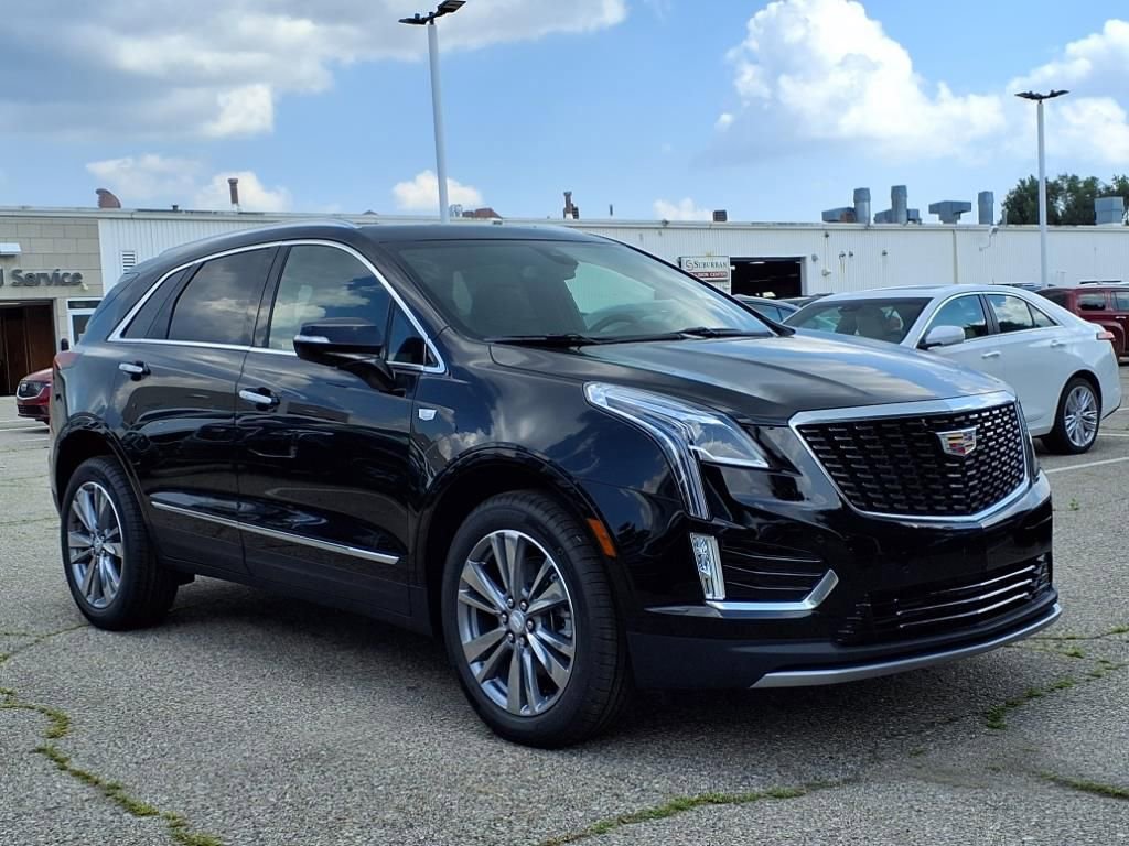 2025 Cadillac XT5 Premium Luxury photo 2