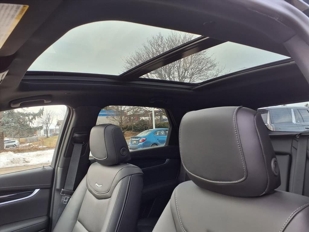 Thumbnail: 2026 Cadillac XT5 - 16