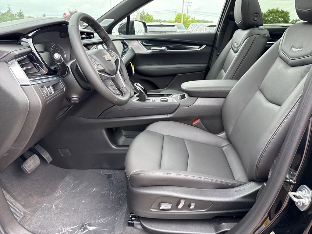 Thumbnail: 2025 Cadillac XT5 - 11