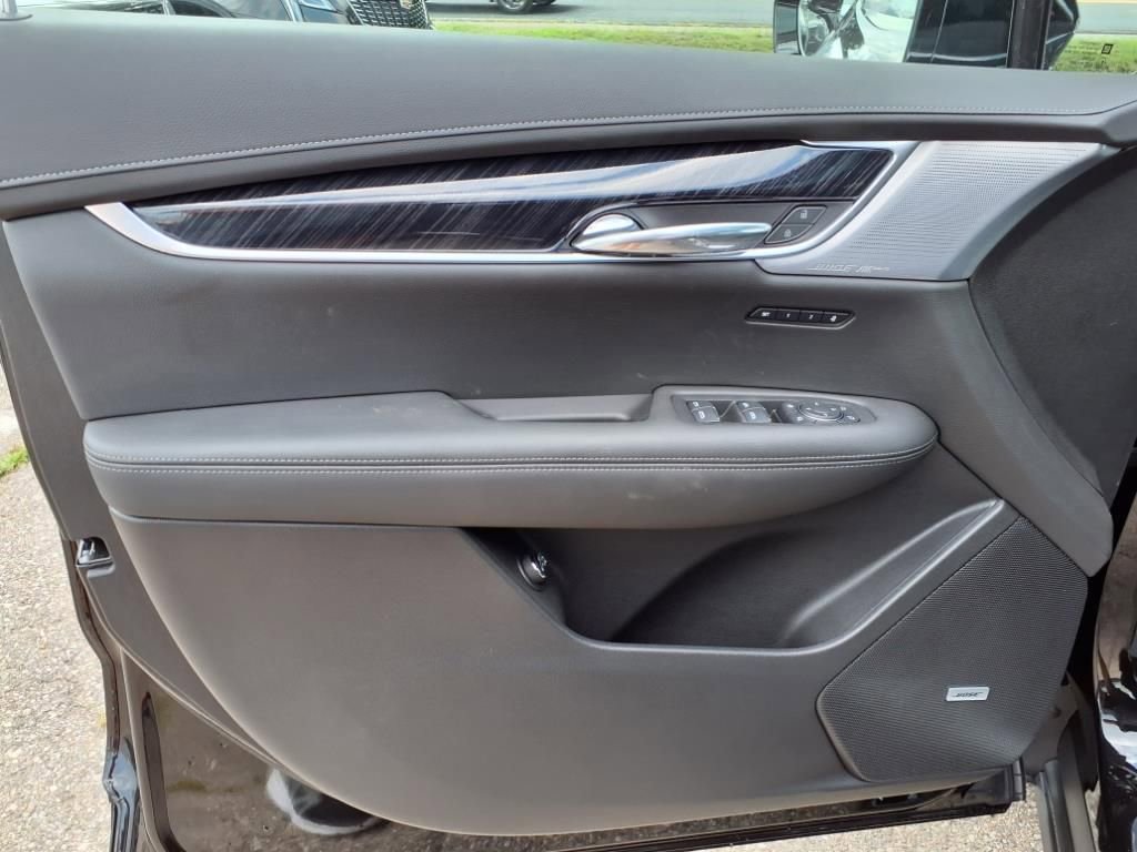 Thumbnail: 2025 Cadillac XT6 - 11