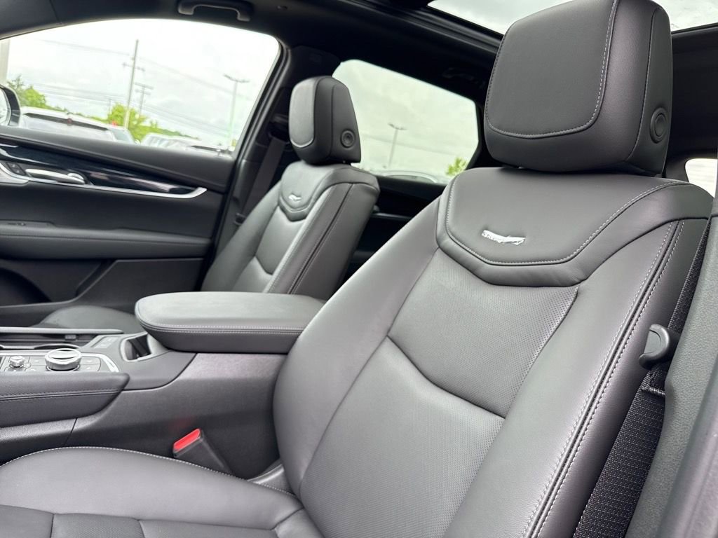 Thumbnail: 2025 Cadillac XT5 - 12