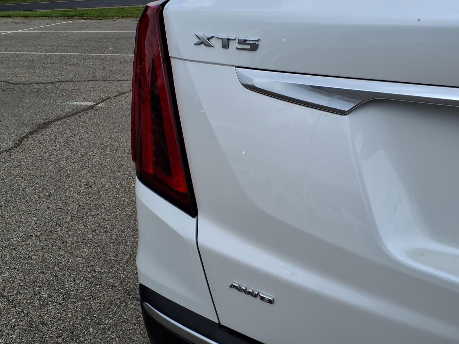 Thumbnail: 2026 Cadillac XT5 - 8