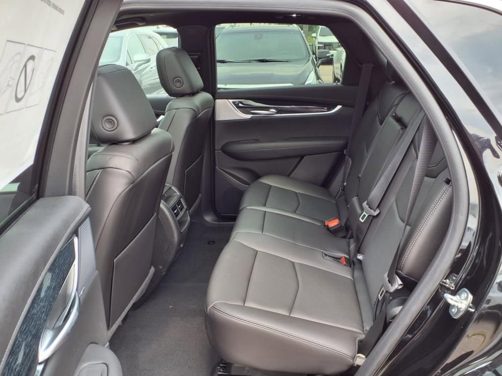 Thumbnail: 2025 Cadillac XT5 - 8