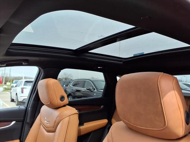Thumbnail: 2025 Cadillac XT5 - 14