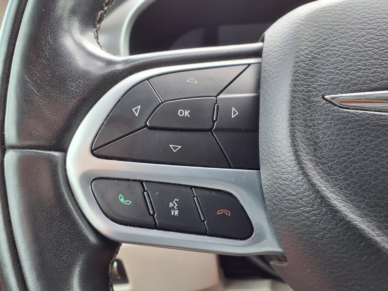 Thumbnail: 2022 Chrysler Pacifica - 28