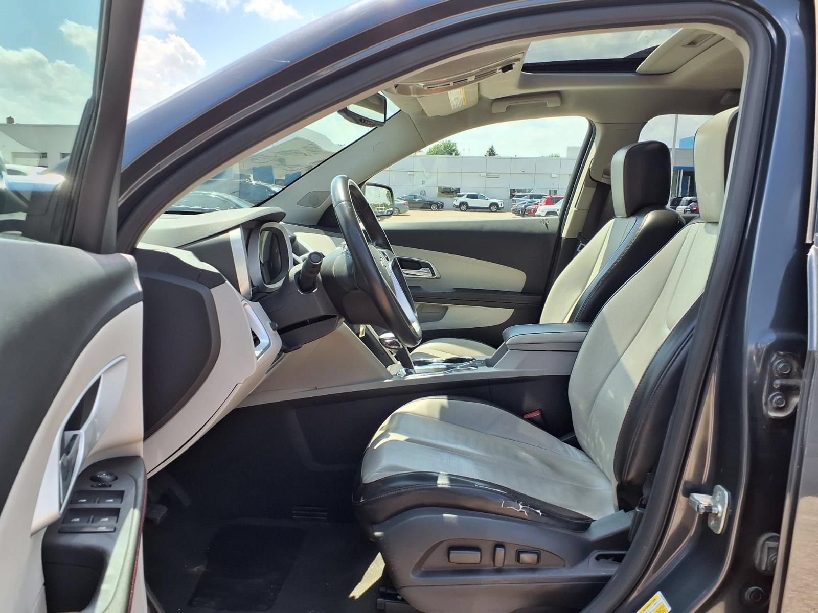 Thumbnail: 2010 Chevrolet Equinox - 17