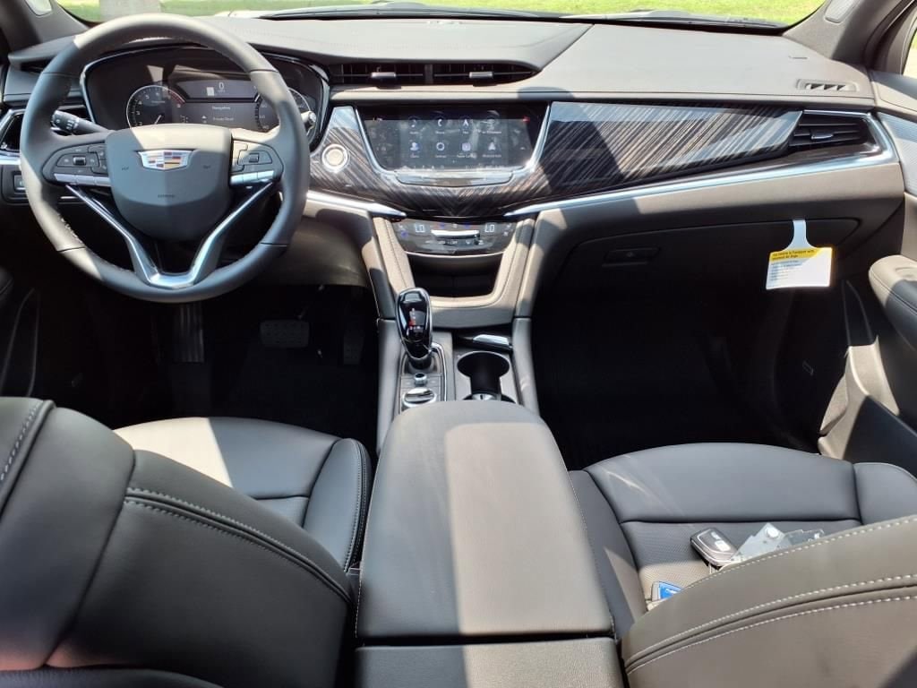 Thumbnail: 2025 Cadillac XT6 - 10