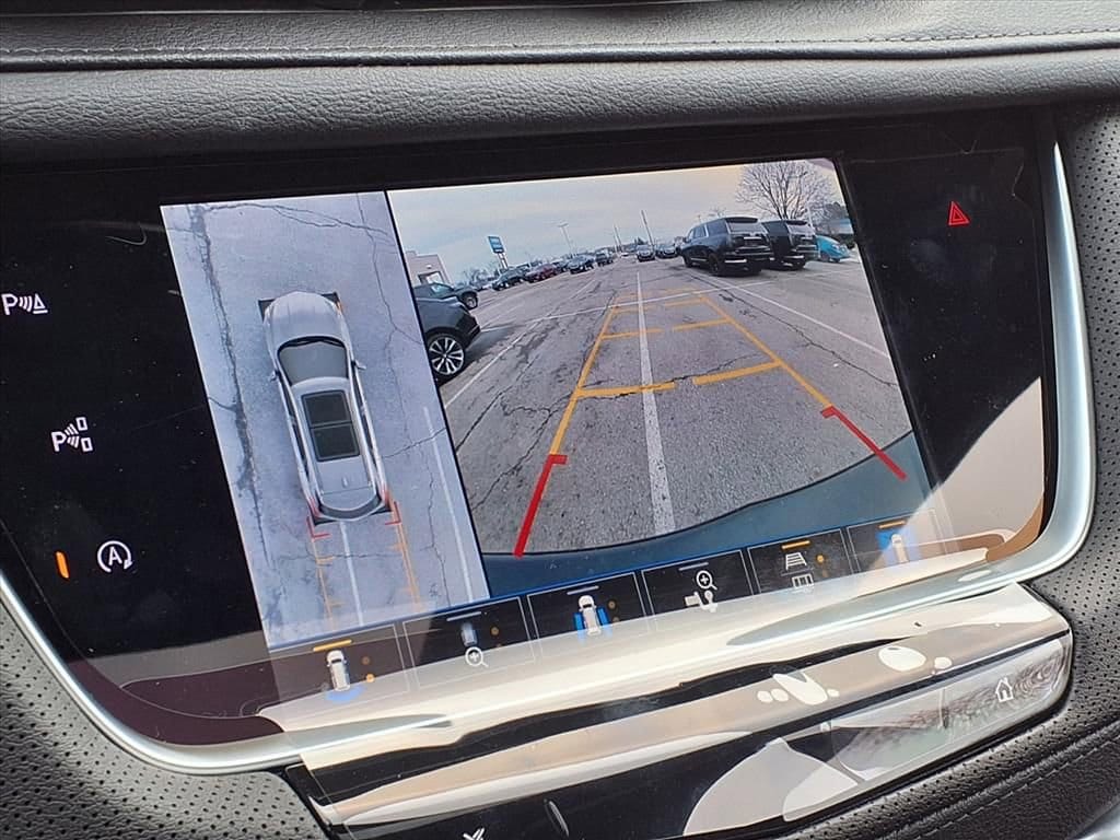 Thumbnail: 2026 Cadillac XT5 - 21