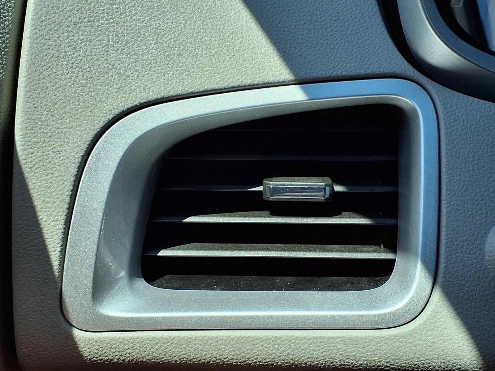 Thumbnail: 2010 Chevrolet Equinox - 28