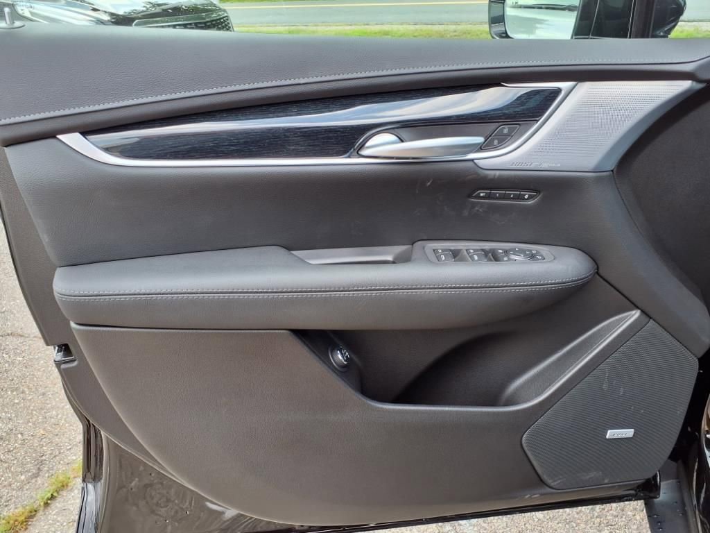 Thumbnail: 2025 Cadillac XT5 - 11