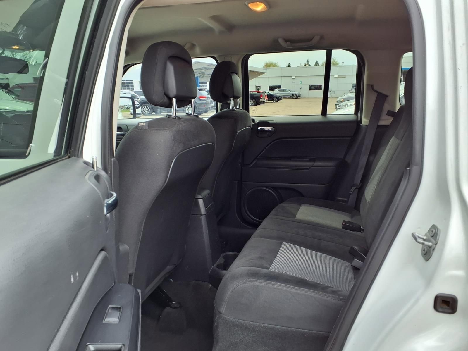 Thumbnail: 2017 Jeep Patriot - 11