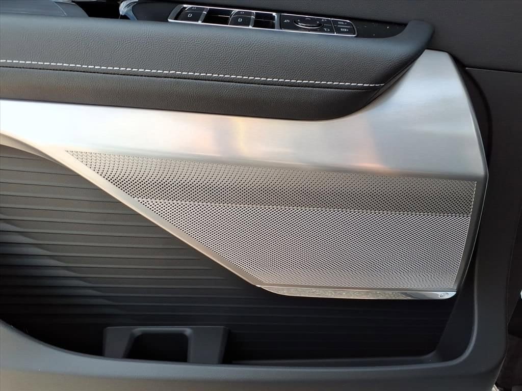 2026 Cadillac VISTIQ Sport - Photo 14