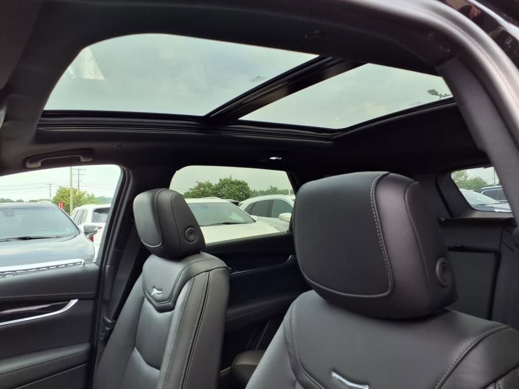 Thumbnail: 2025 Cadillac XT5 - 15