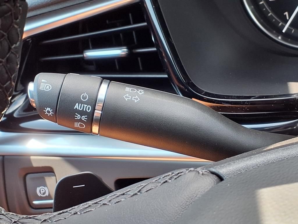 Thumbnail: 2025 Cadillac XT6 - 18