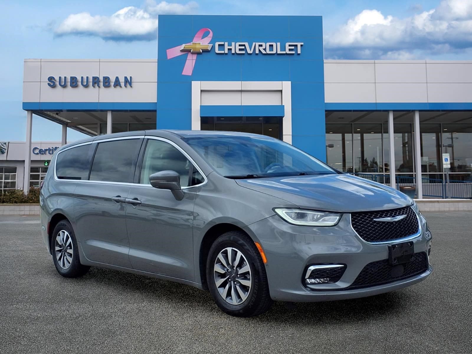 Thumbnail: 2022 Chrysler Pacifica - 3