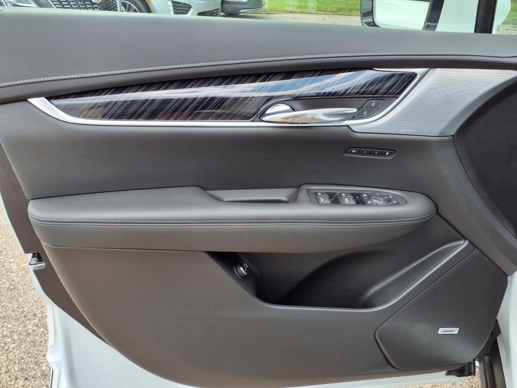 Thumbnail: 2025 Cadillac XT6 - 11