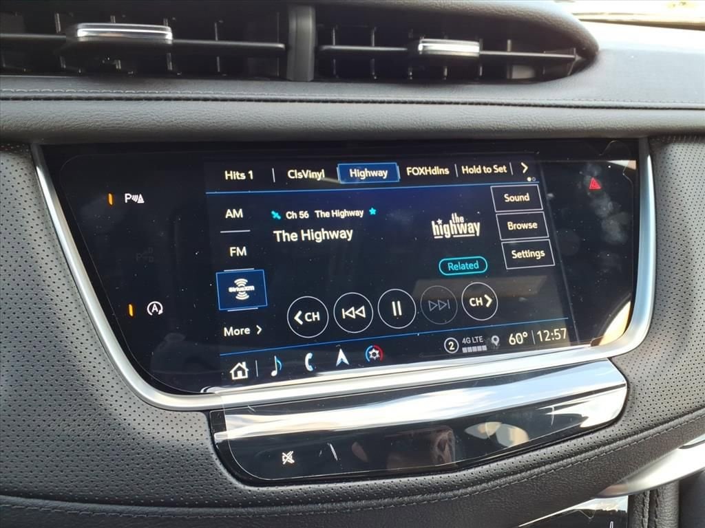 Thumbnail: 2025 Cadillac XT5 - 17