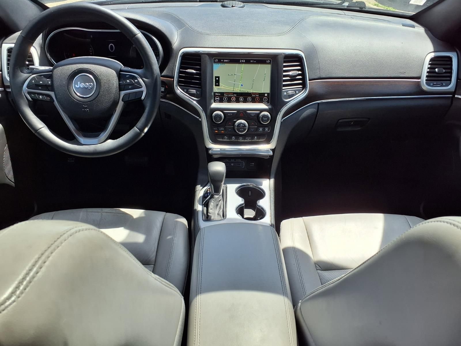 Thumbnail: 2018 Jeep Grand Cherokee - 12