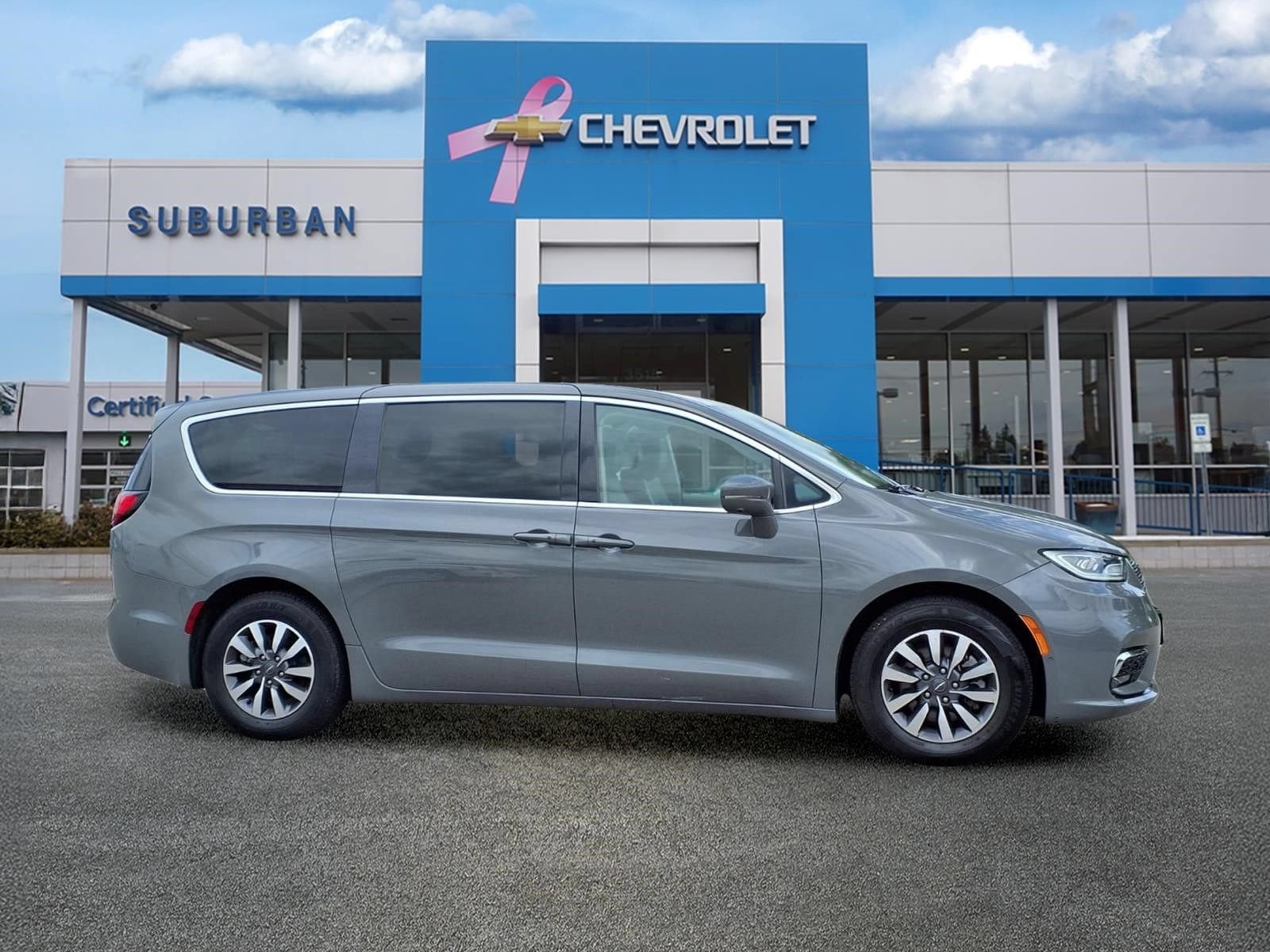 Thumbnail: 2022 Chrysler Pacifica - 4