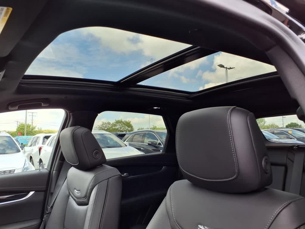 Thumbnail: 2025 Cadillac XT5 - 14