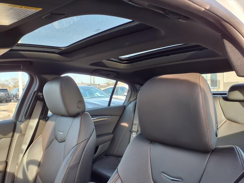 Thumbnail: 2026 Cadillac CT5 - 15