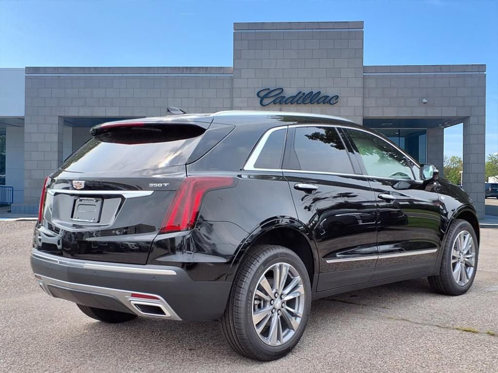 Thumbnail: 2025 Cadillac XT5 - 4
