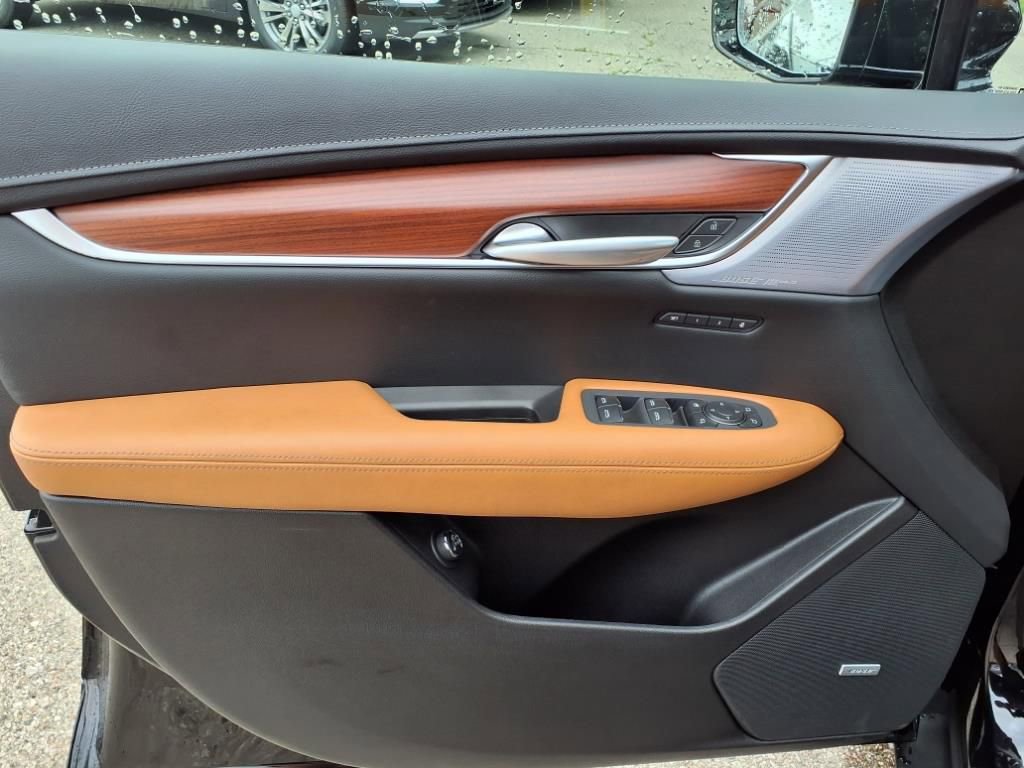 Thumbnail: 2025 Cadillac XT5 - 10