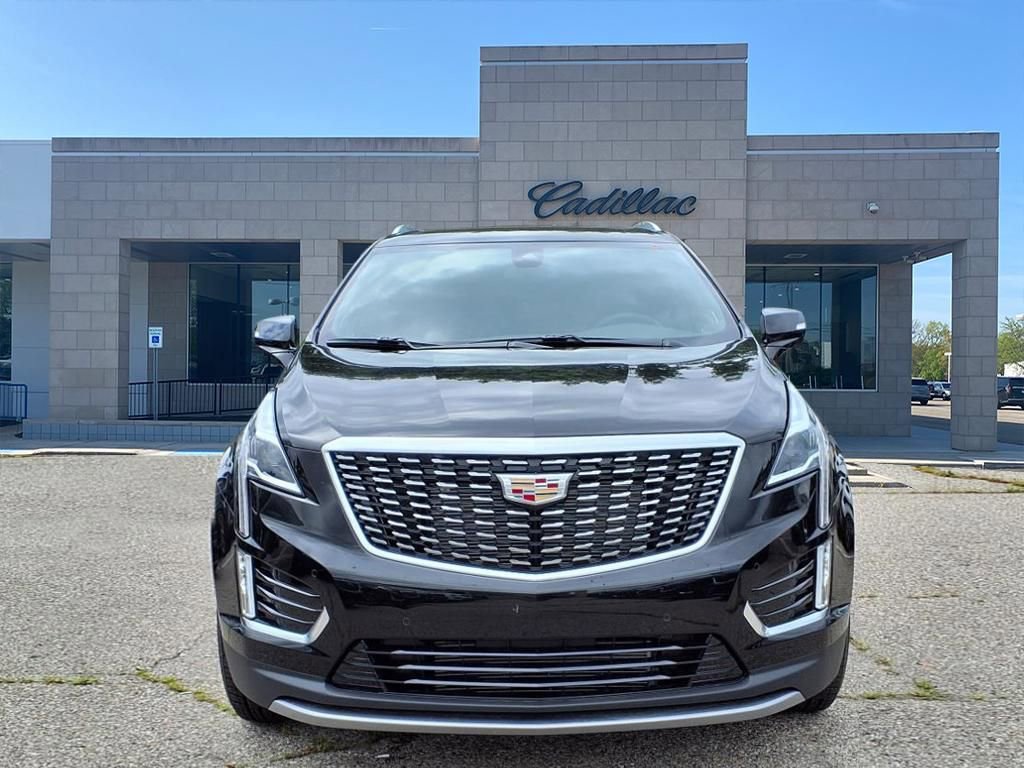 2025 Cadillac XT5 Premium Luxury photo 2
